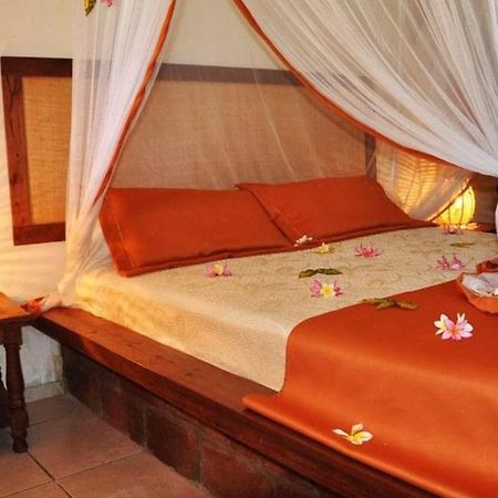 Madiro Hotel Нуси-Бе Экстерьер фото
