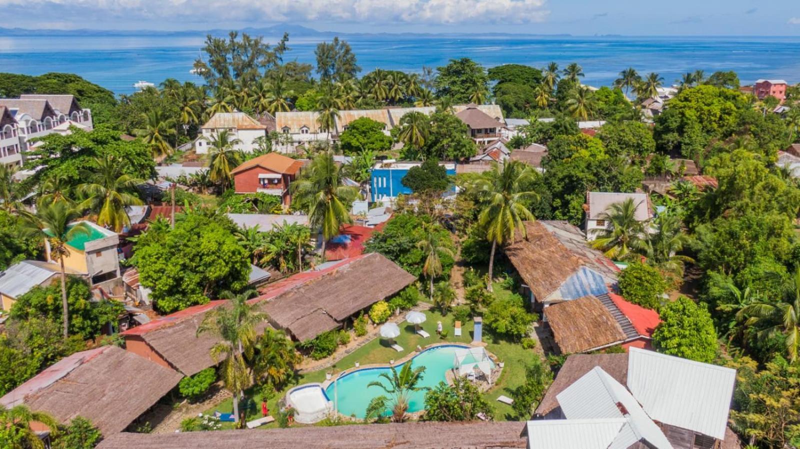 Madiro Hotel Нуси-Бе Экстерьер фото